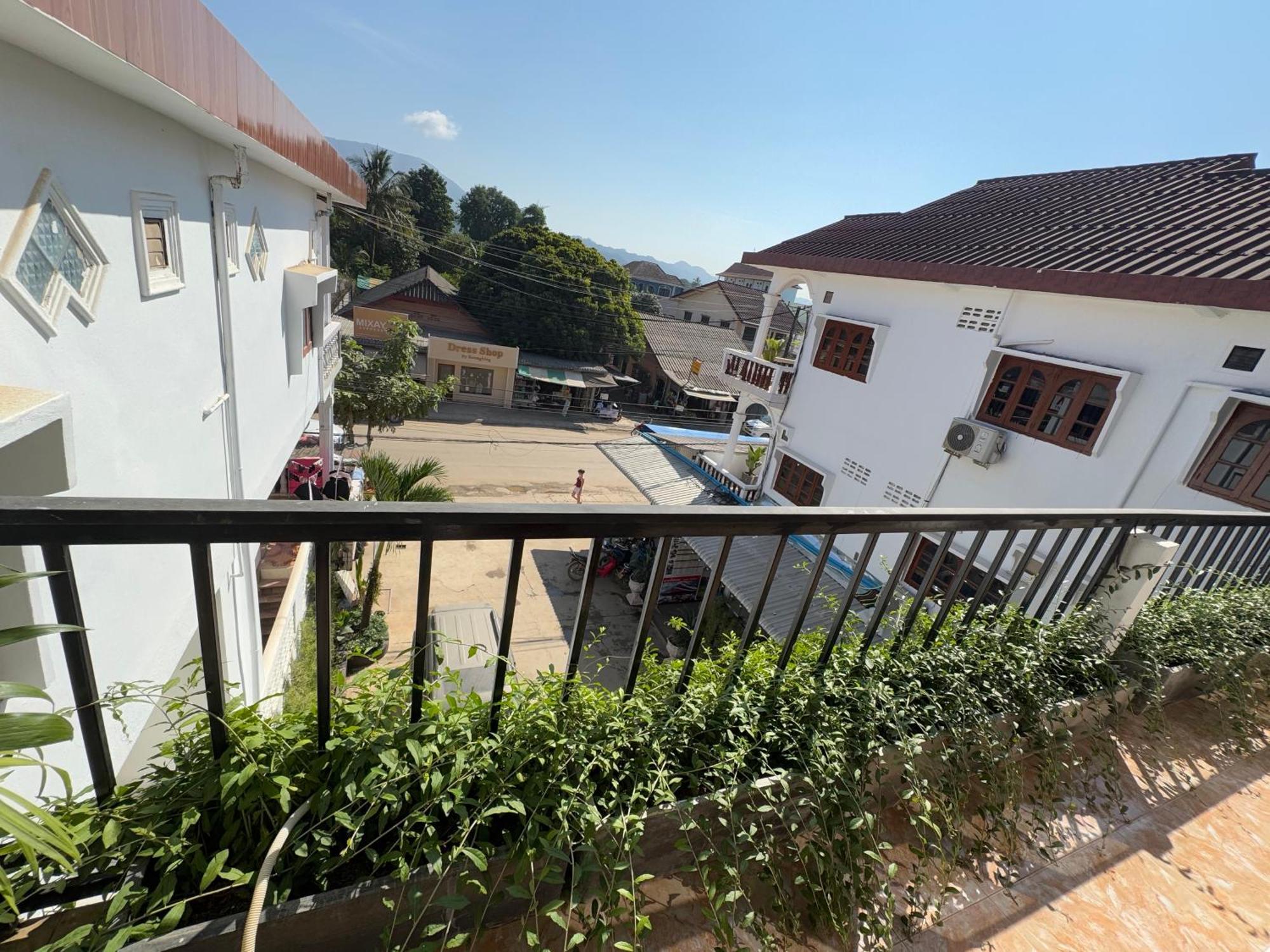 Vang Vieng Green Hotel Екстер'єр фото