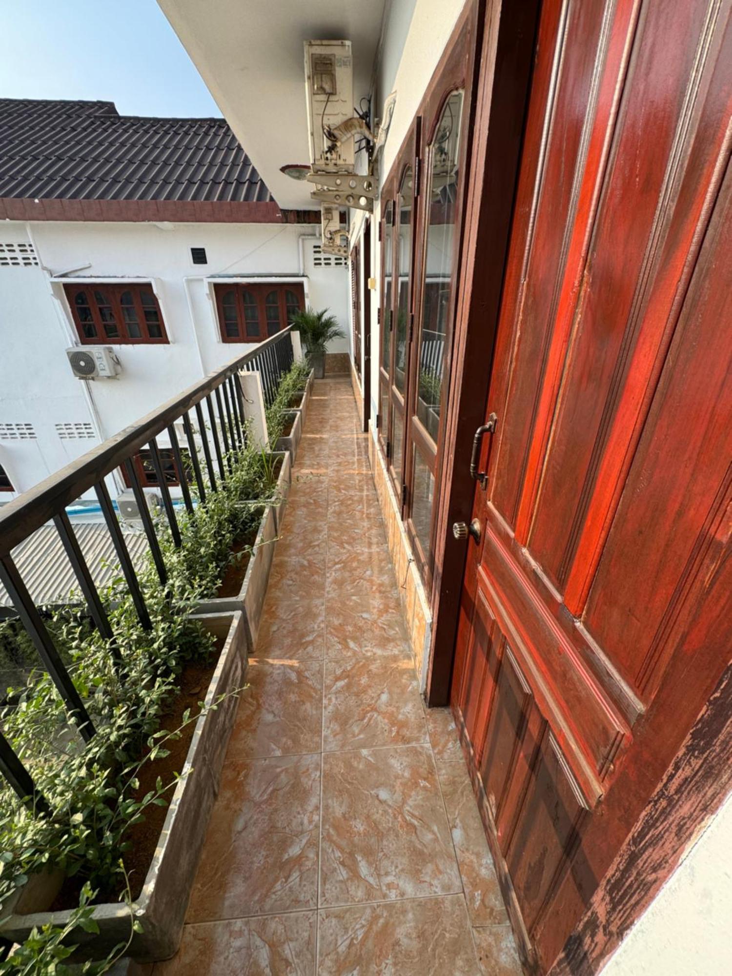 Vang Vieng Green Hotel Екстер'єр фото